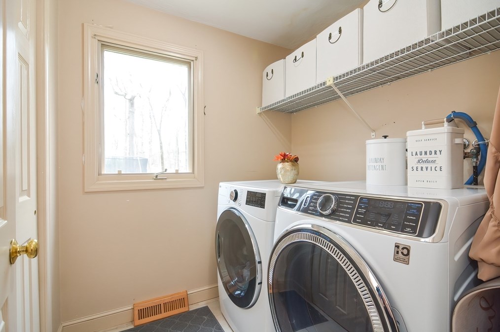 26 Aspen Rd, Sharon MA  02067-3207 exterior