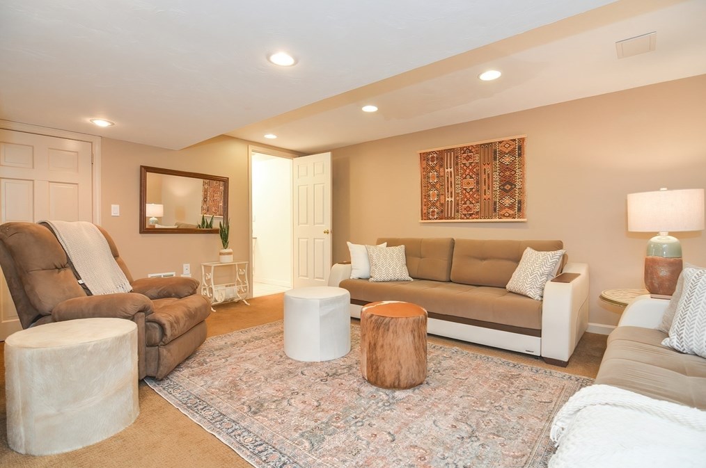 26 Aspen Rd, Sharon MA  02067-3207 exterior