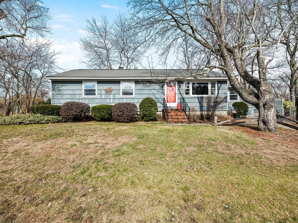 95 Homefield Ave, Dracut, MA 01826