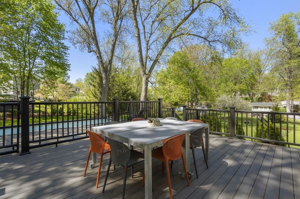 265 Jackson St, Newton MA 02459-2523 exterior