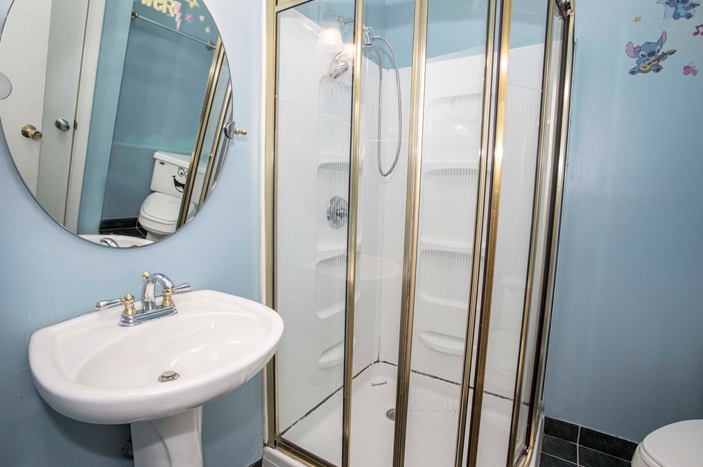 119 Tall Oaks Dr, Weymouth MA 02190-3550 exterior