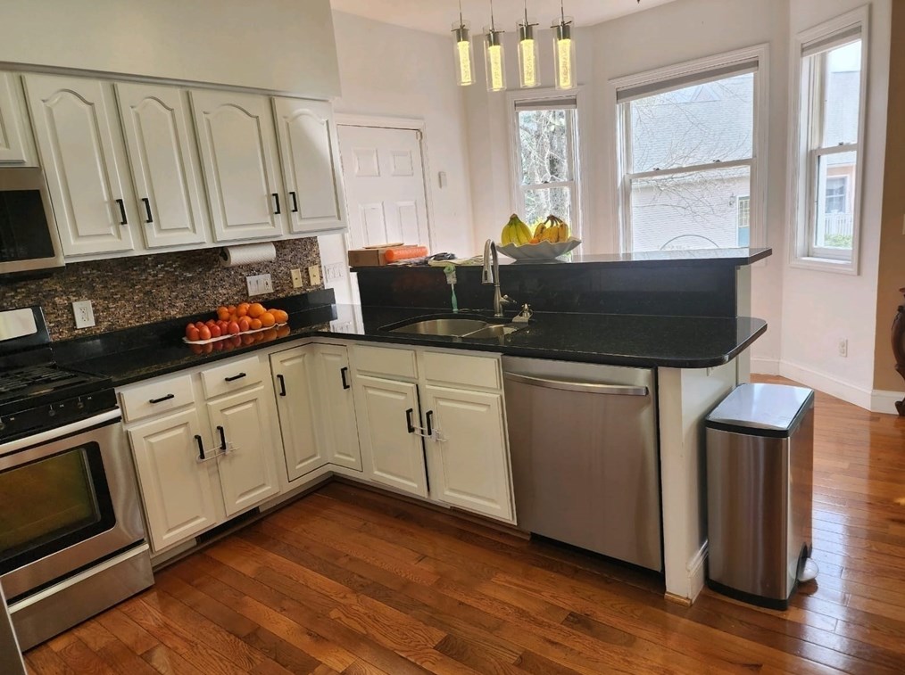 30 Juniper Wood Dr, Haverhill MA  01832-1528 exterior