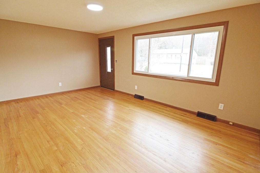 122 Garnet St, Springfield, MA 01129 exterior