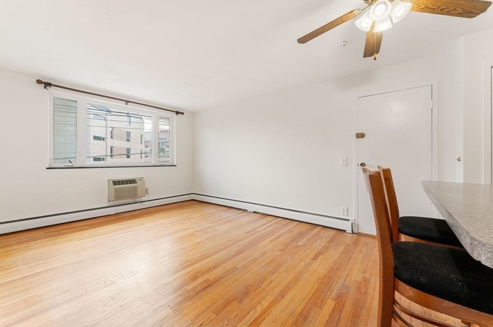 121 Warren St Apt 9, Watertown, MA 02472