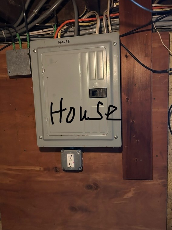 145 Un St, Everett MA  02149-4801 exterior