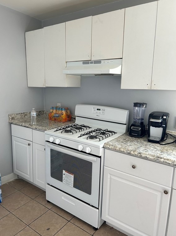 145 Un St, Everett MA  02149-4801 exterior