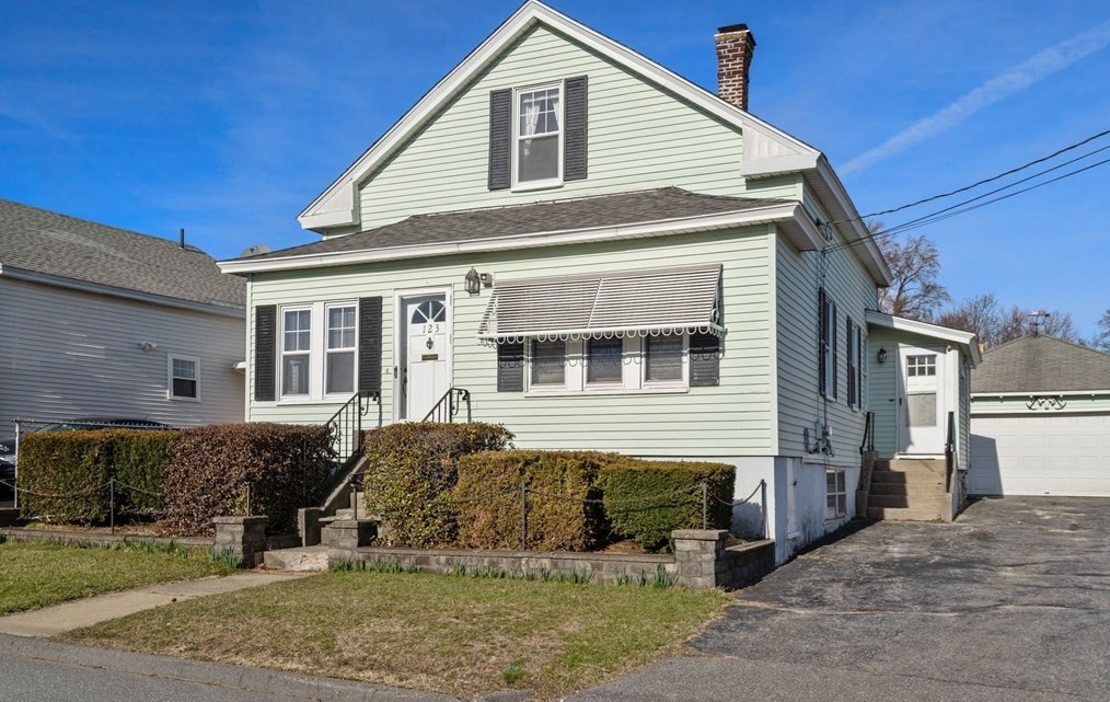 123 Allston Ave, Worcester MA  01604-3324 exterior