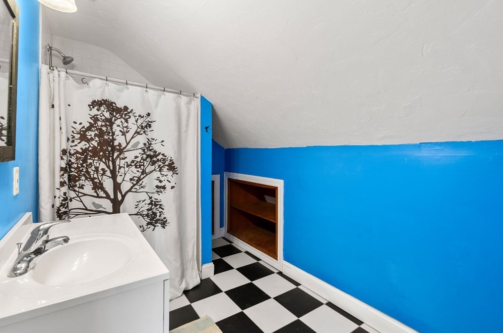 123 Allston Ave, Worcester MA  01604-3324 exterior