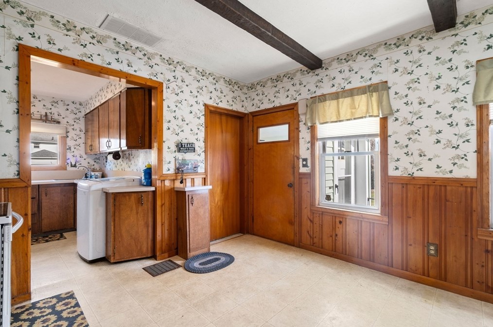 123 Allston Ave, Worcester MA  01604-3324 exterior