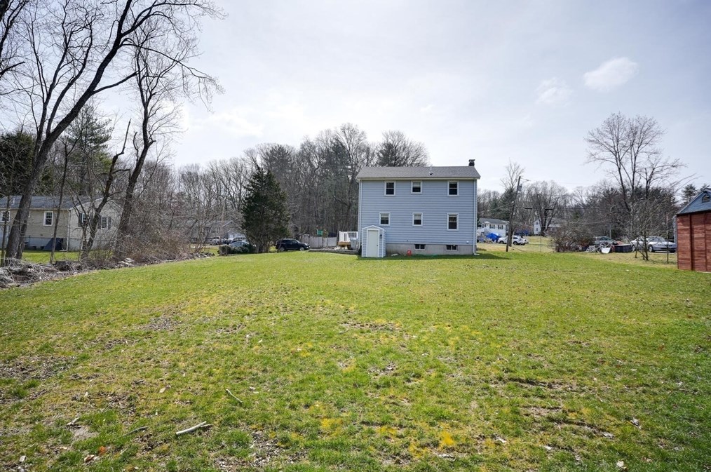 201 Gorwin Dr, Holliston MA  01746-1532 exterior