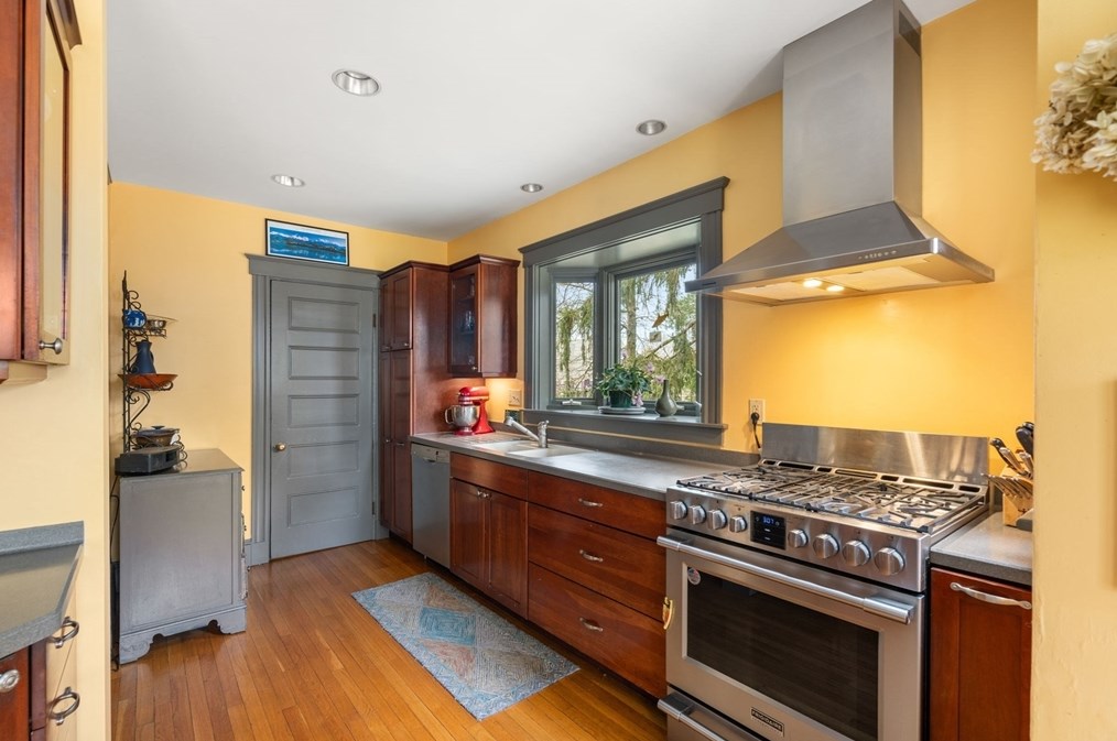 90 School St, Belmont MA 02478-3013 exterior