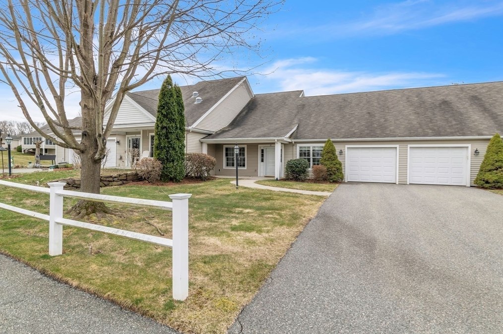 49 Ivy Cir, Wilbraham, MA 01095 exterior