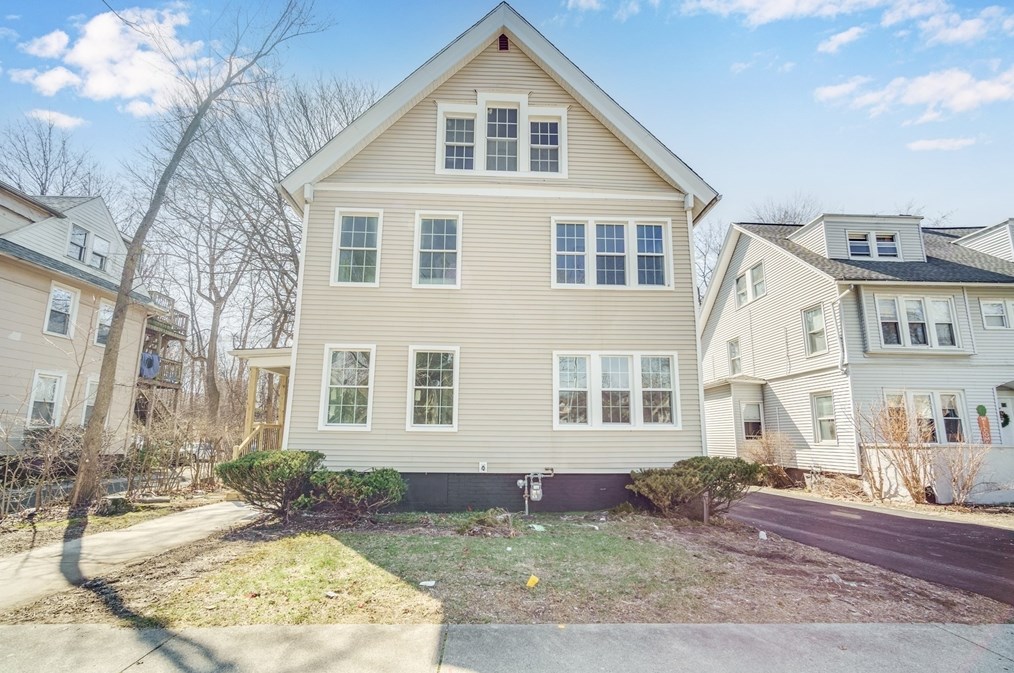 202 Fort Pleasant Ave, Springfield, MA 01108