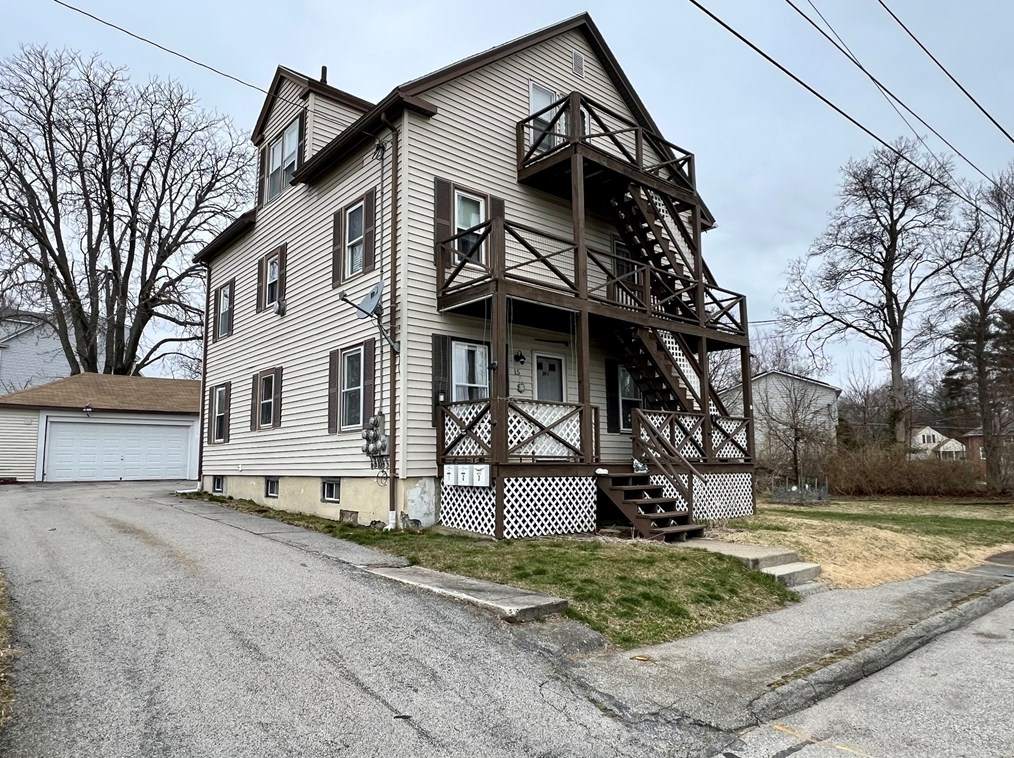 15 Greystone Ave, Webster, MA 01570