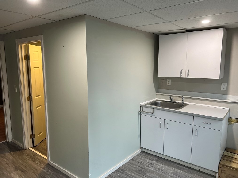 9 Juneau Ave, Haverhill MA 01832-3556 exterior