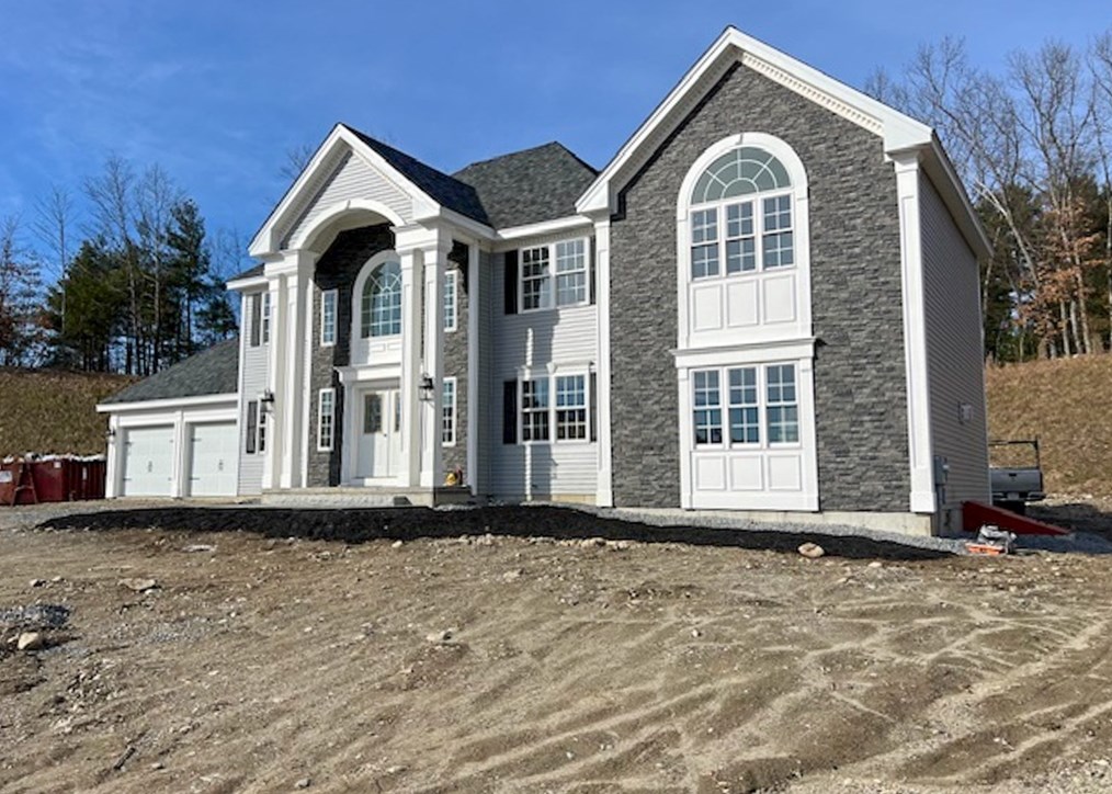 11 Ayer Rd, Littleton, MA 01460