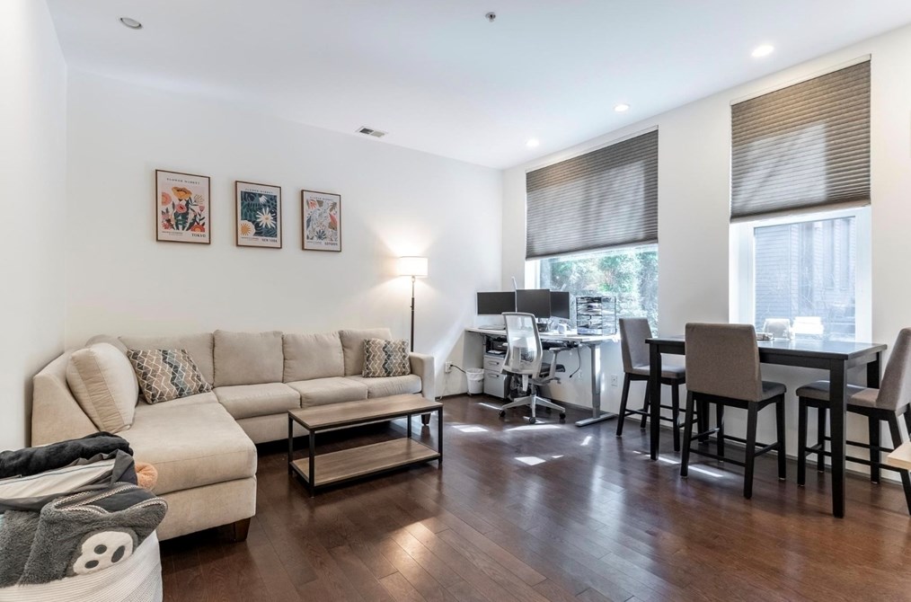 503 E 1st St Apt 1, Boston, MA 02127
