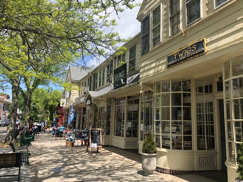 45 Highfield Dr, Falmouth MA  02540-2347 exterior