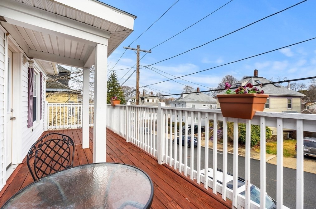 17 Whitney Ave, Beverly MA  01915-3435 exterior