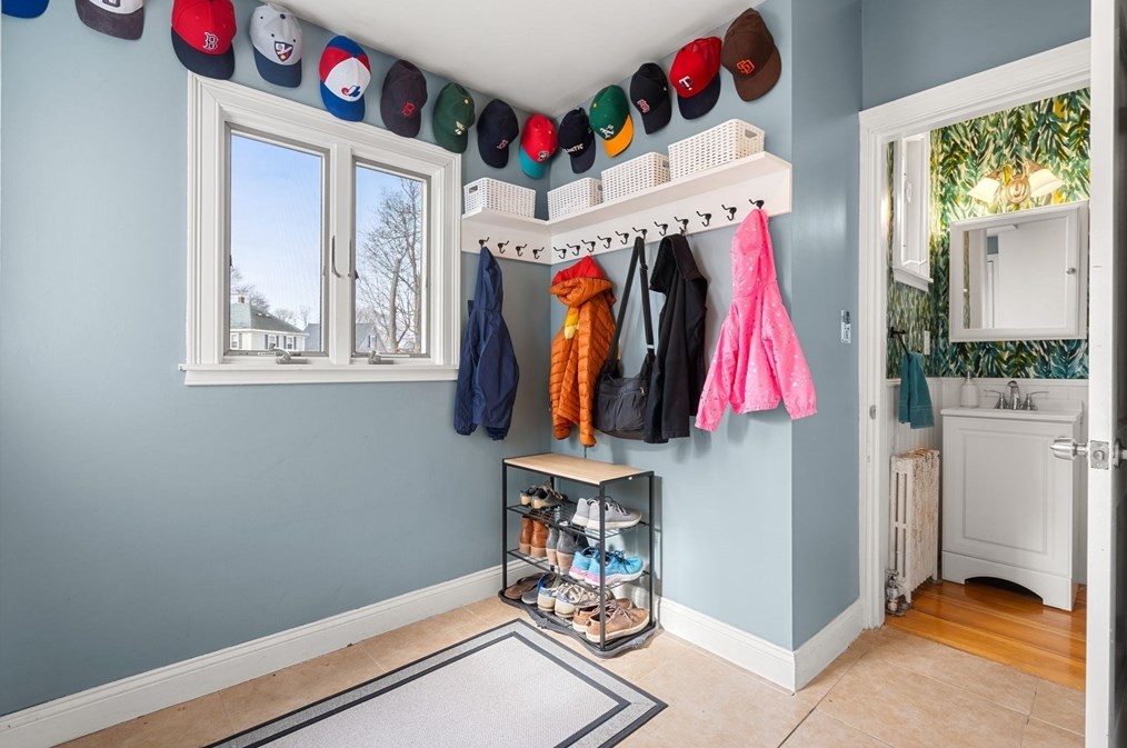 17 Whitney Ave, Beverly, MA 01915