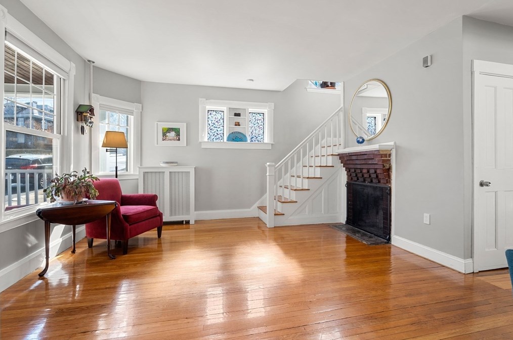 17 Whitney Ave, Beverly MA  01915-3435 exterior