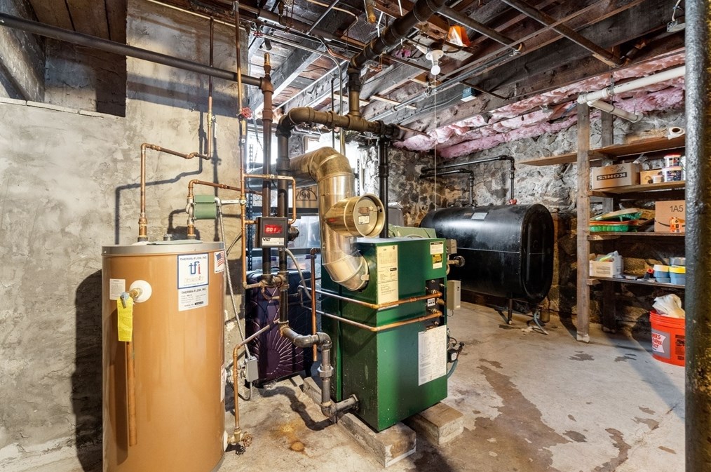 17 Whitney Ave, Beverly MA  01915-3435 exterior