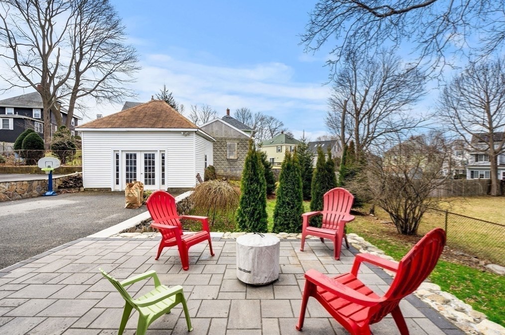 17 Whitney Ave, Beverly MA  01915-3435 exterior