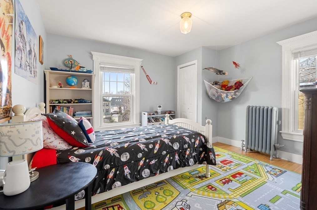 17 Whitney Ave, Beverly MA  01915-3435 exterior