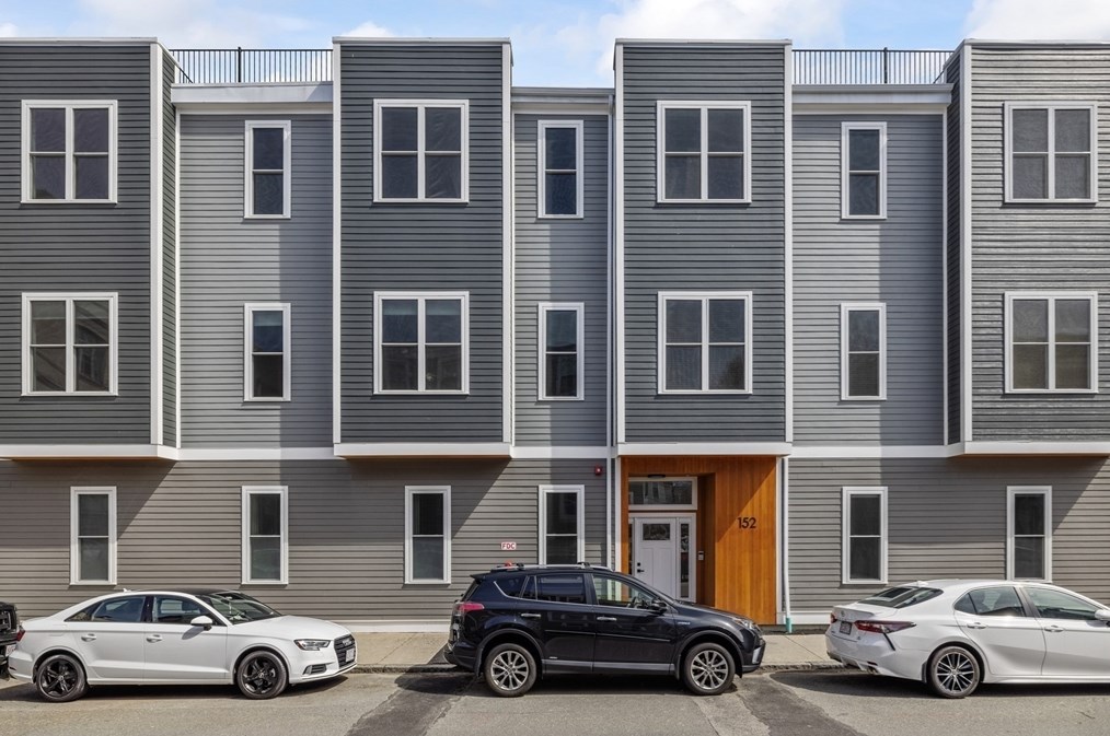 152 Marion St, Boston, MA 02128 exterior