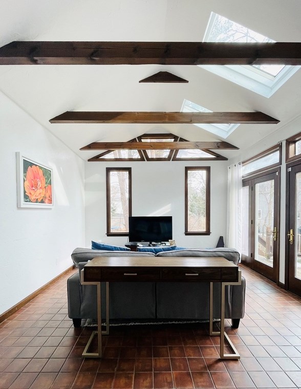 2 Brewster Rd, Hingham MA  02043-3664 exterior