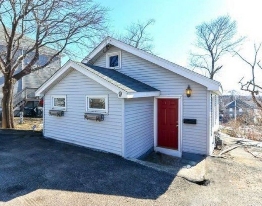 9 Maple Ln, Nantasket Beach, MA 02045 exterior