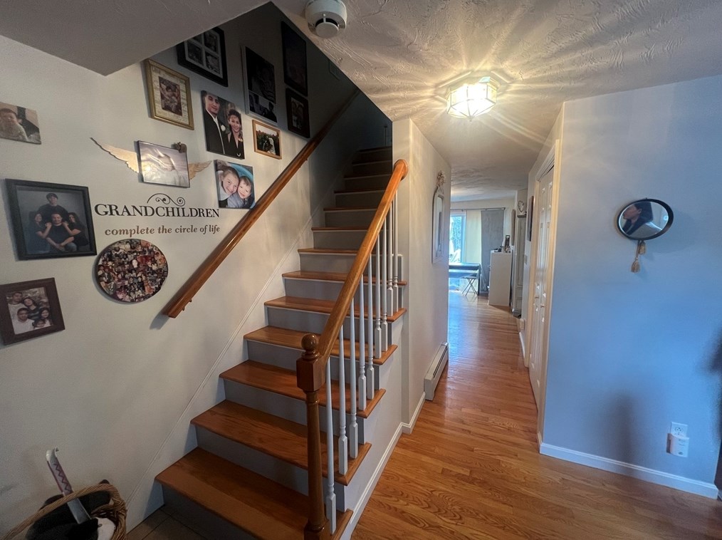 11 Old Westminster Rd, Hubbardston, MA 01452 exterior