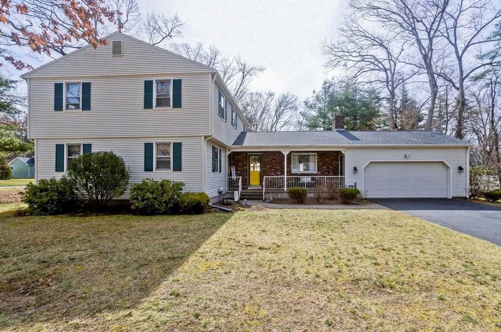 19 Juniper Ln, East Longmeadow, MA 01028 exterior