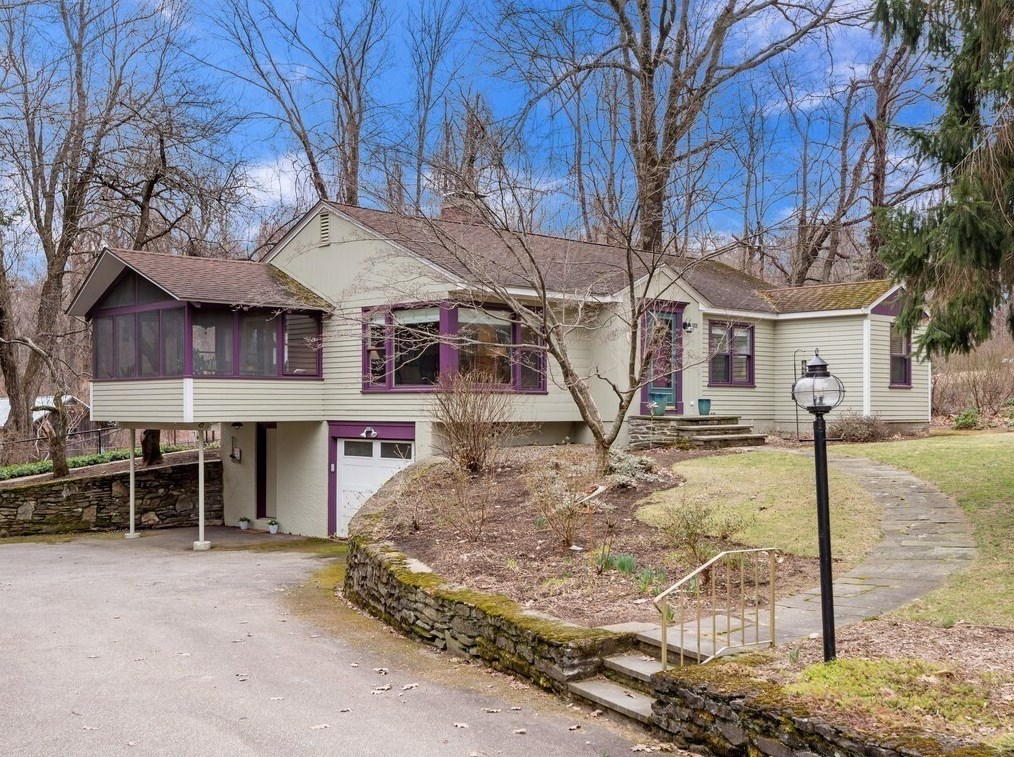 388 Salisbury St, Holden, MA 01520-1422