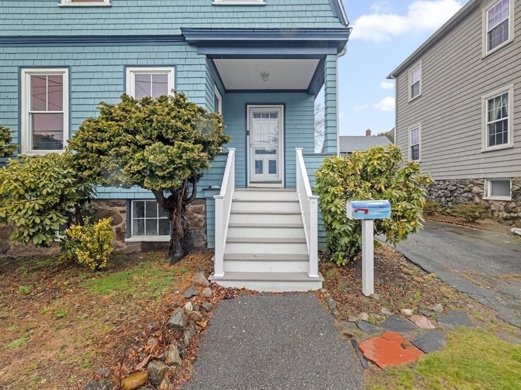 32 Ellis Rd, Swampscott, MA 01907 exterior