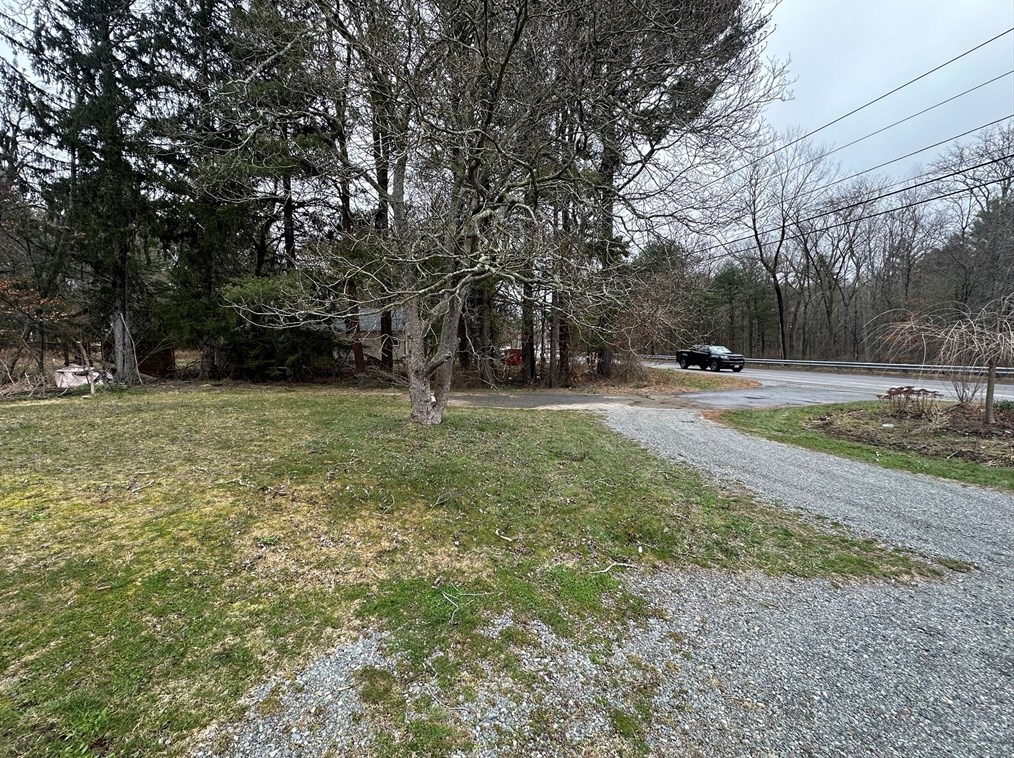 260 Tremont St, Rehoboth MA  02769-2706 exterior