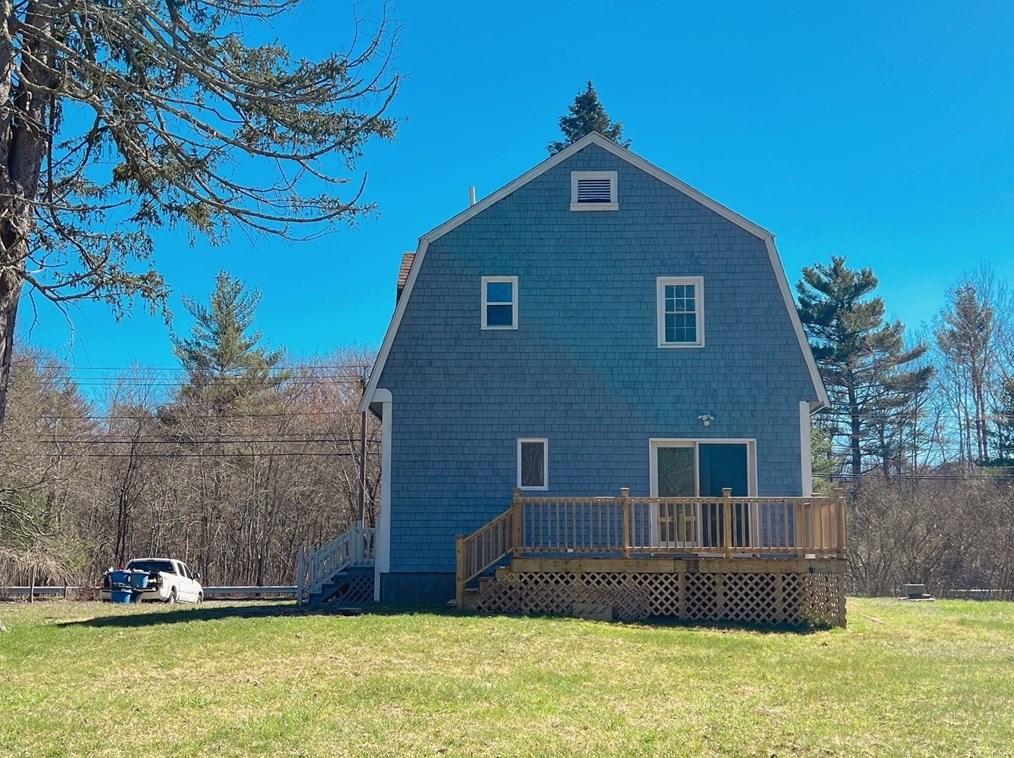 260 Tremont St, Rehoboth MA  02769-2706 exterior