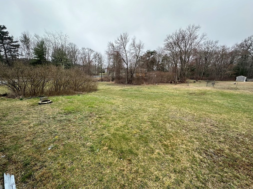 260 Tremont St, Rehoboth MA  02769-2706 exterior