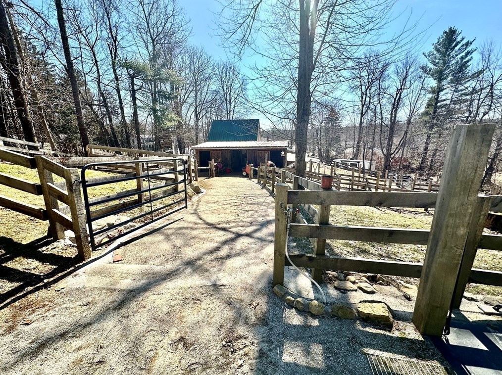 26 West St, Worcester MA 01609-2307 exterior