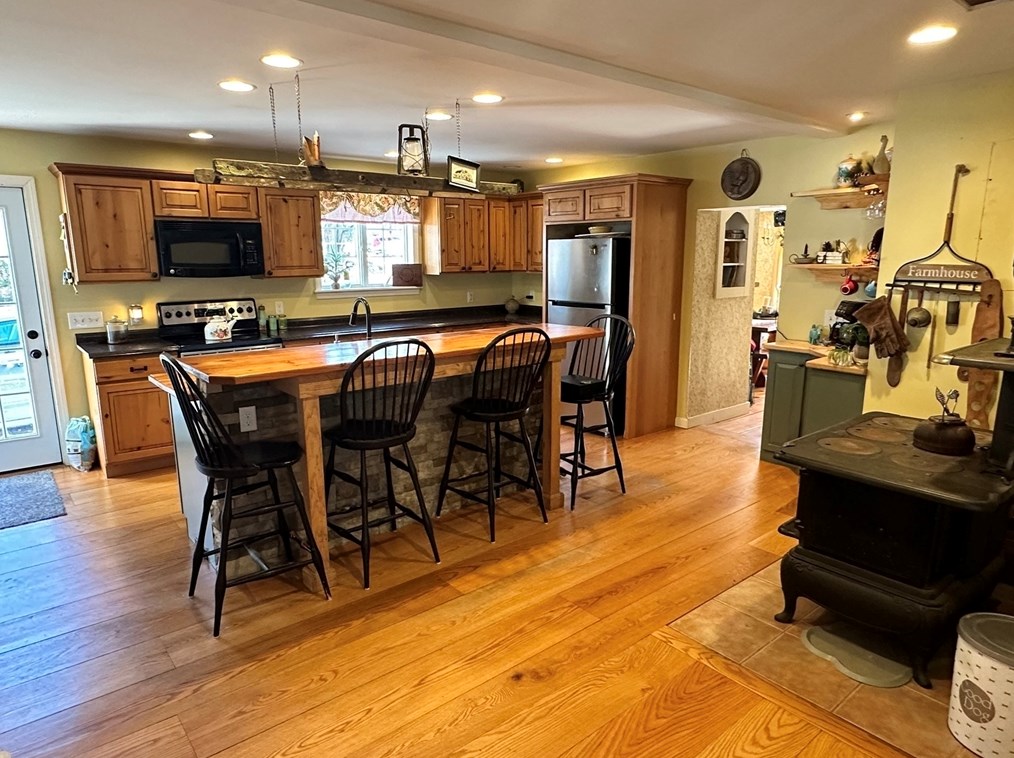 26 West St, Worcester MA 01609-2307 exterior