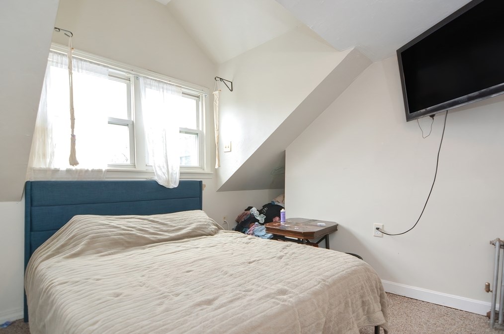 90 Christine St, Worcester MA  01606-2368 exterior