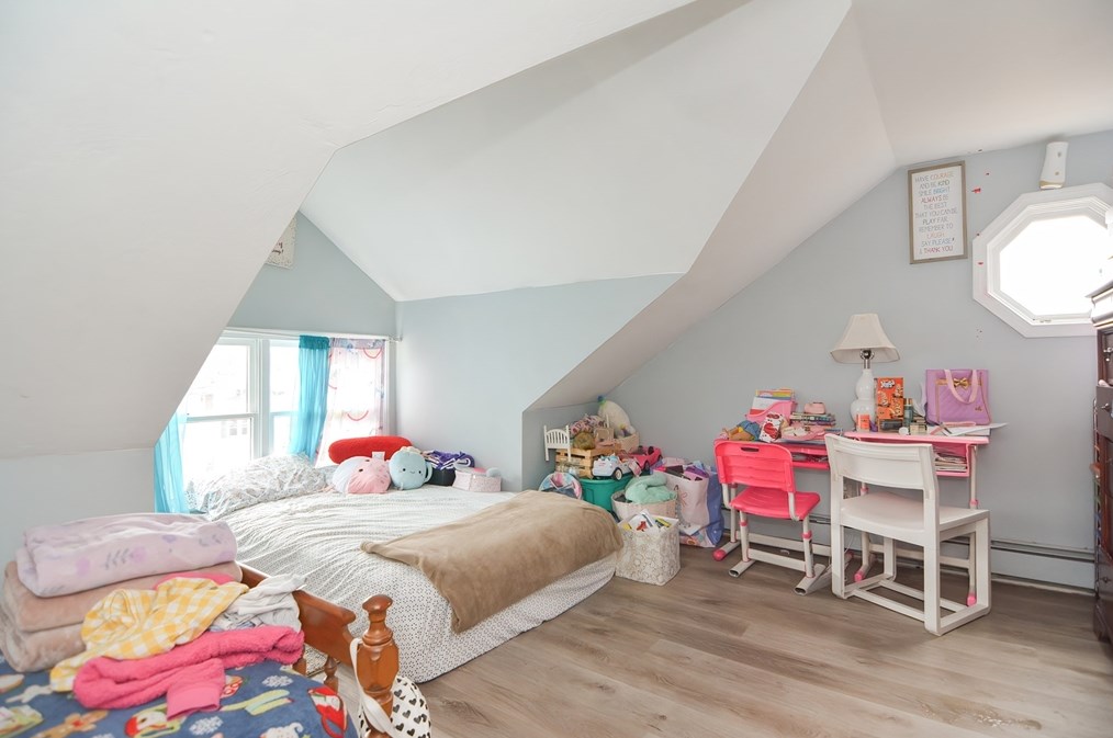 90 Christine St, Worcester MA  01606-2368 exterior