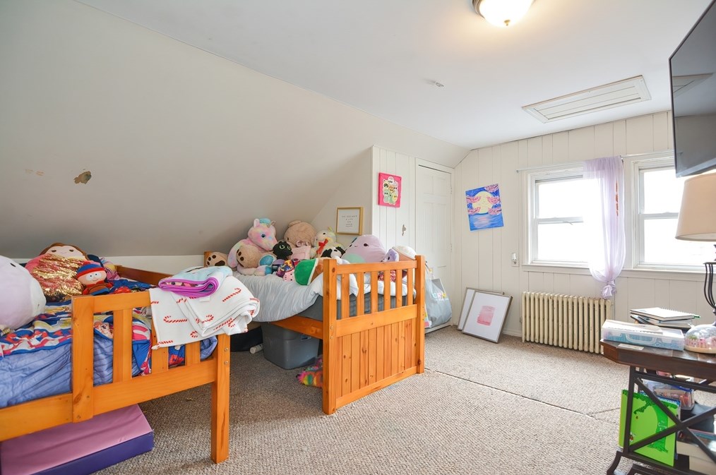 90 Christine St, Worcester MA  01606-2368 exterior