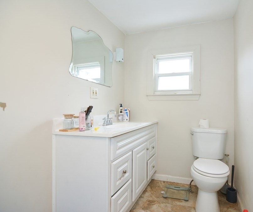 90 Christine St, Worcester MA  01606-2368 exterior