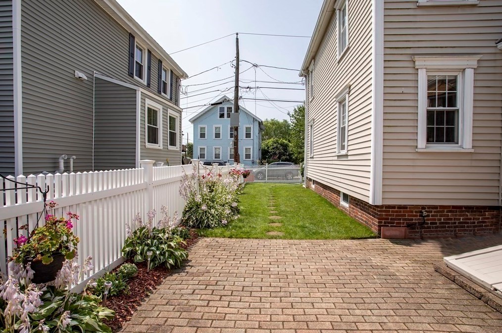 15 Water St, Boston MA 02167-3180 exterior