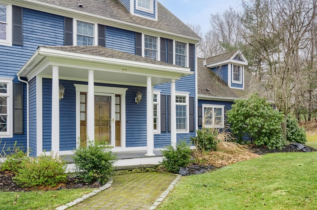 37 Chiltern Hill Dr N, Worcester, MA 01609