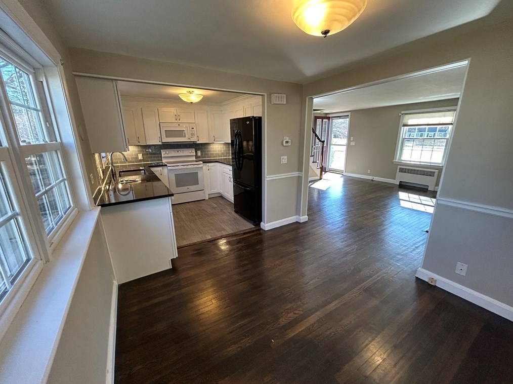 13 Euclid Ave, Natick MA  01760-1921 exterior