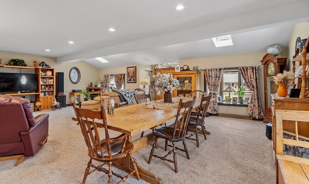 515 Lenox St, Athol, MA 01331 exterior