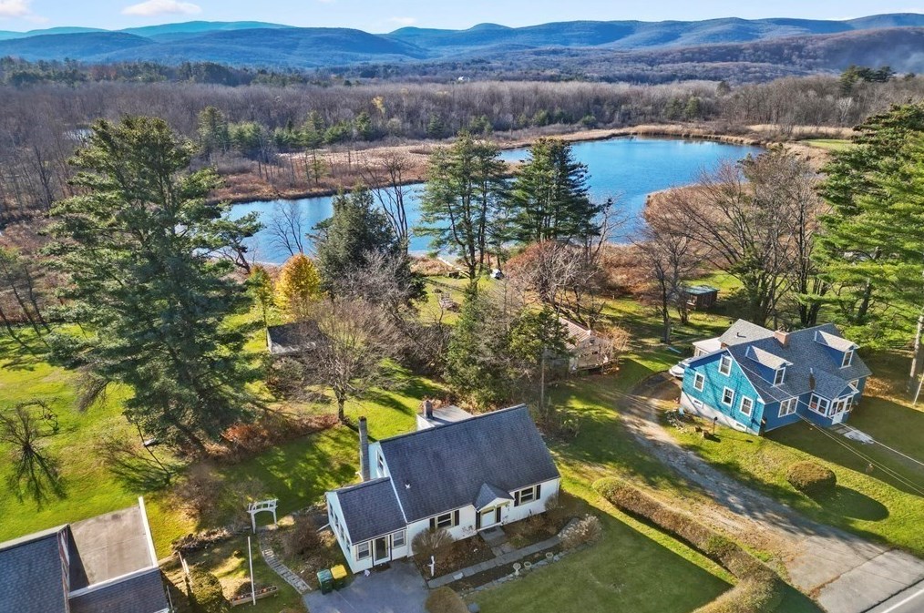 935 Hoosac Rd, Williamstown, MA 01267 exterior