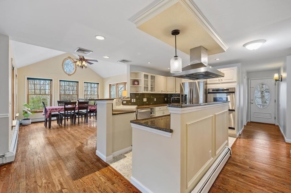 730 Dickinson St, Fall River MA  02721-4535 exterior